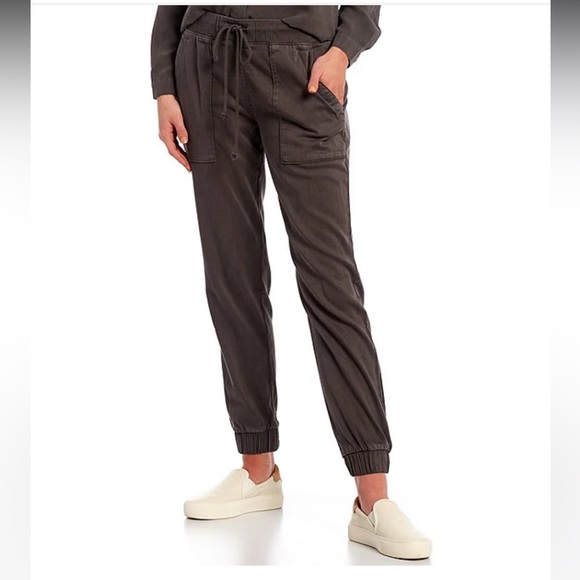 cloth & stone Pants - Cloth & Stone twill pocket cropped joggers elastic waist tie waist black Sz M